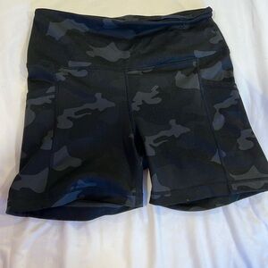 EUC Yogalicious Luxe yoga compression shorts